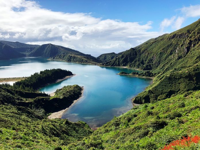 azores-martin-munk-iCtSUFpuH-g-unsplash