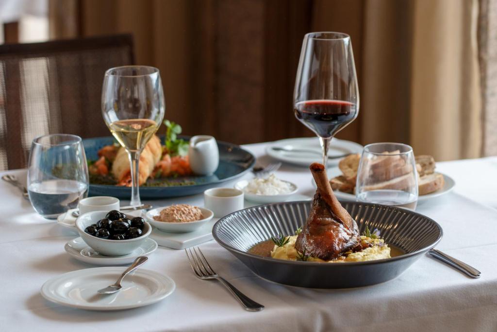 9 Best Hotels in Fatima for 2022