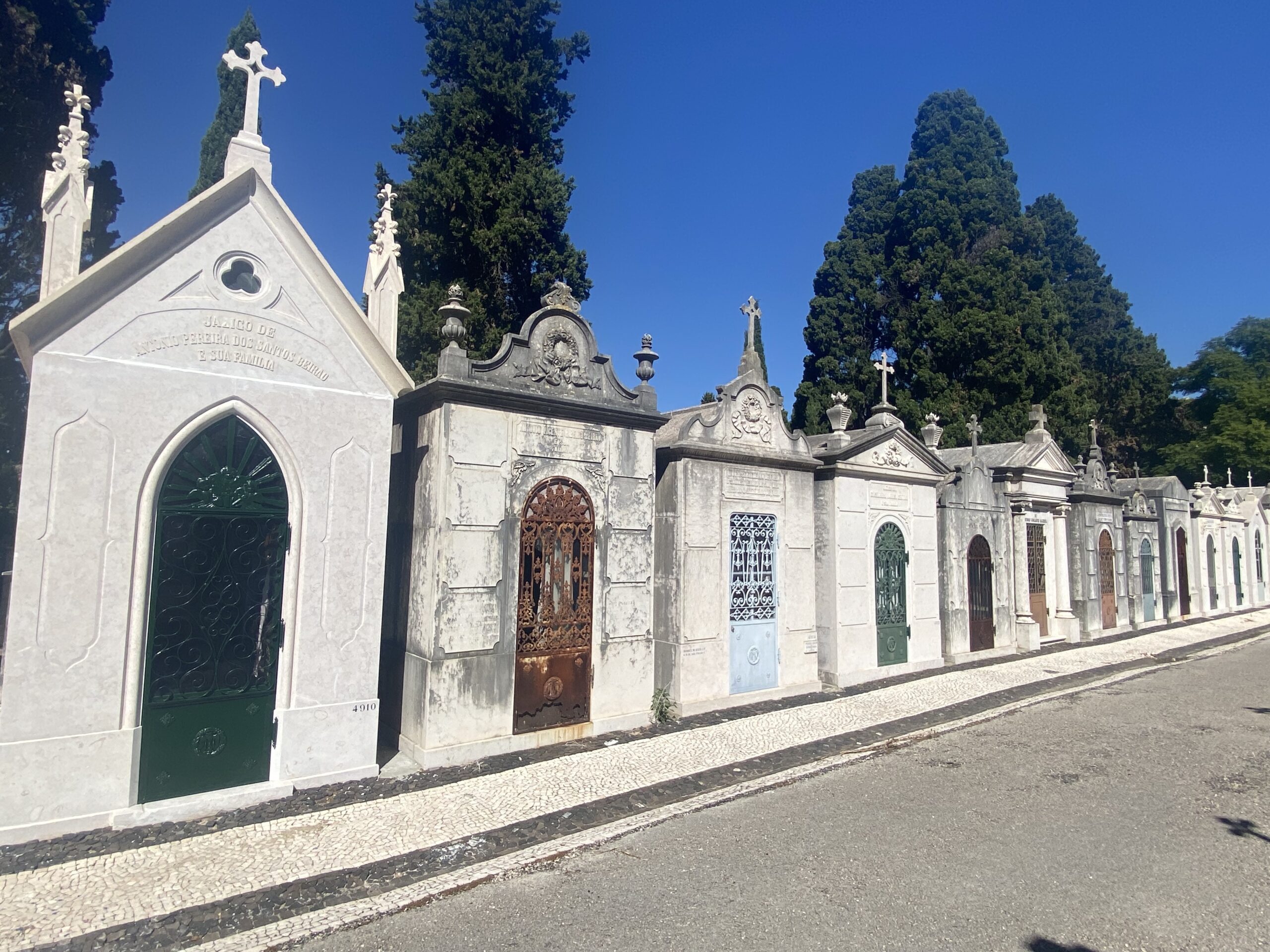 Prazeres cemetery