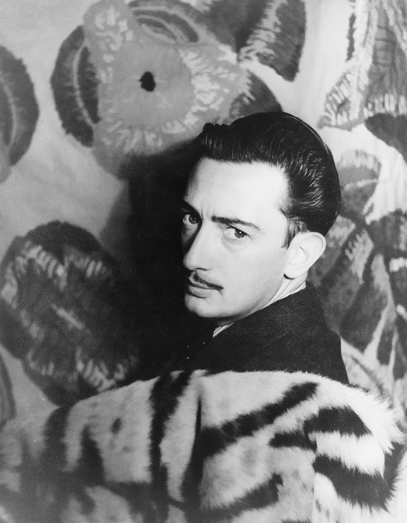 Salvador Dali, Dali Cybernetics, Lisbon: August events