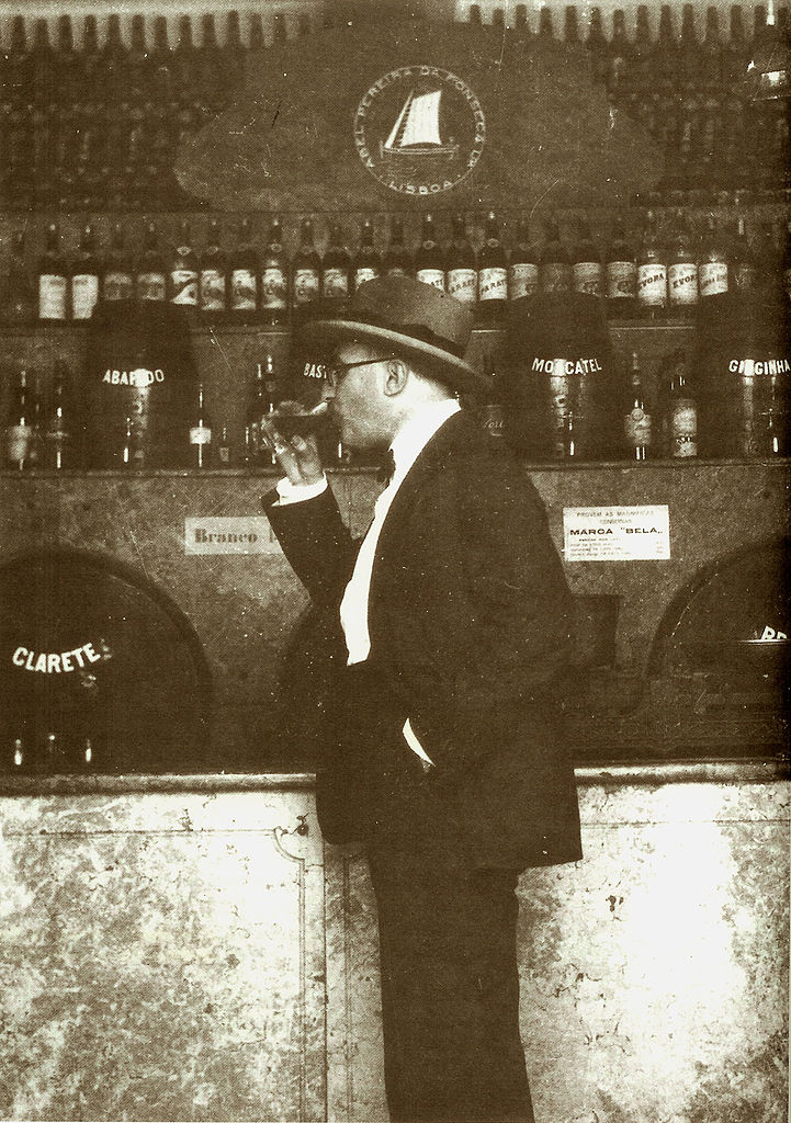 Fernando Pessoa in Lisbon in 1929